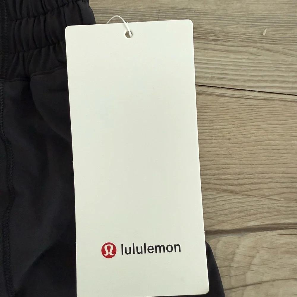 NWT Lululemon Hotty Hot Low Rise Short 4” Lined Size 6 Black LW7ARLT NEW Running - Picture 7 of 14